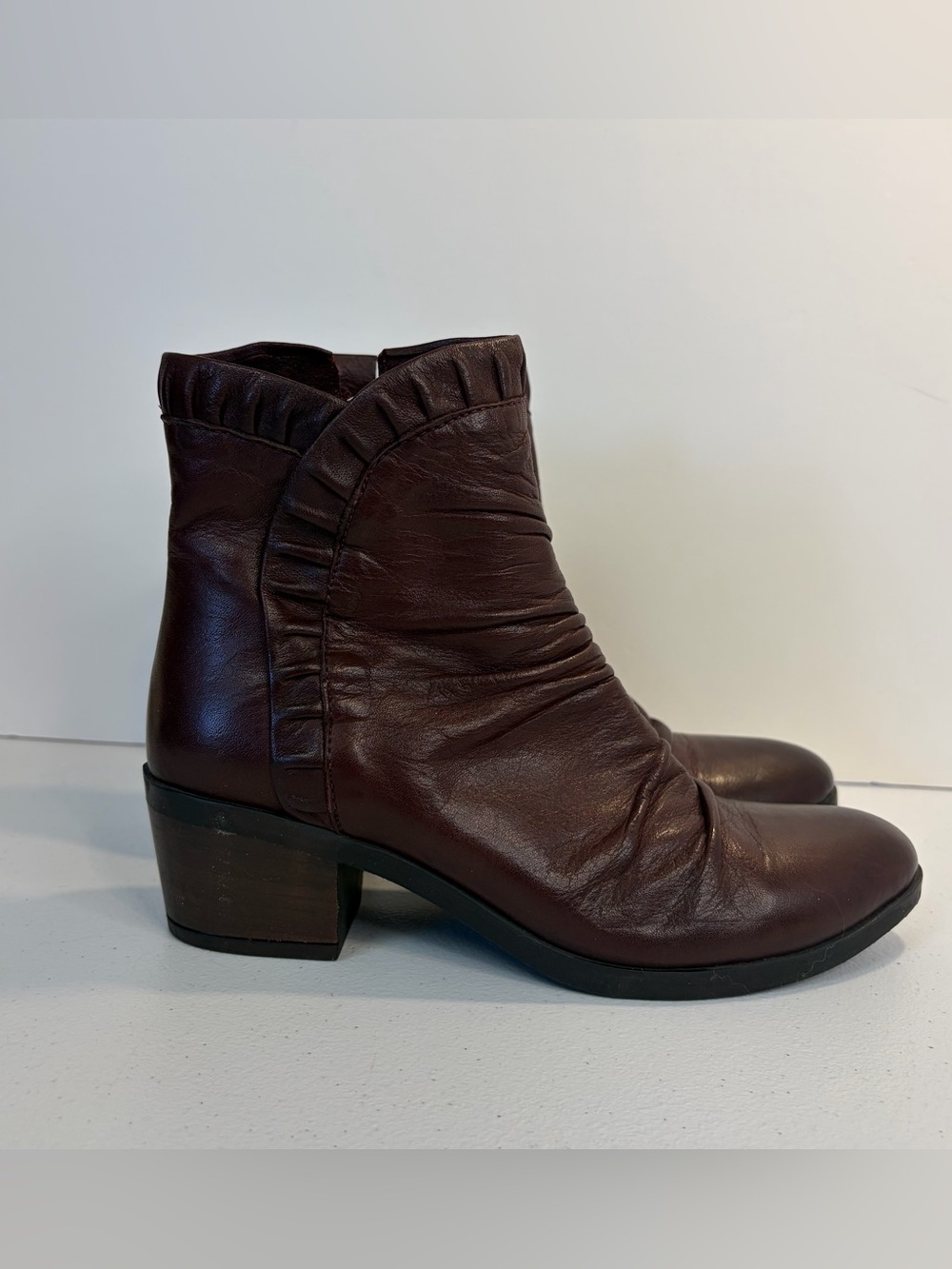Bueno Connie Burgundy Red Leather Ankle Bootie Boots Winter Lined Size 37 6.5 7 - Picture 5 of 10